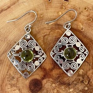 925 Sterling Silver Peridot Stone Earrings EUC